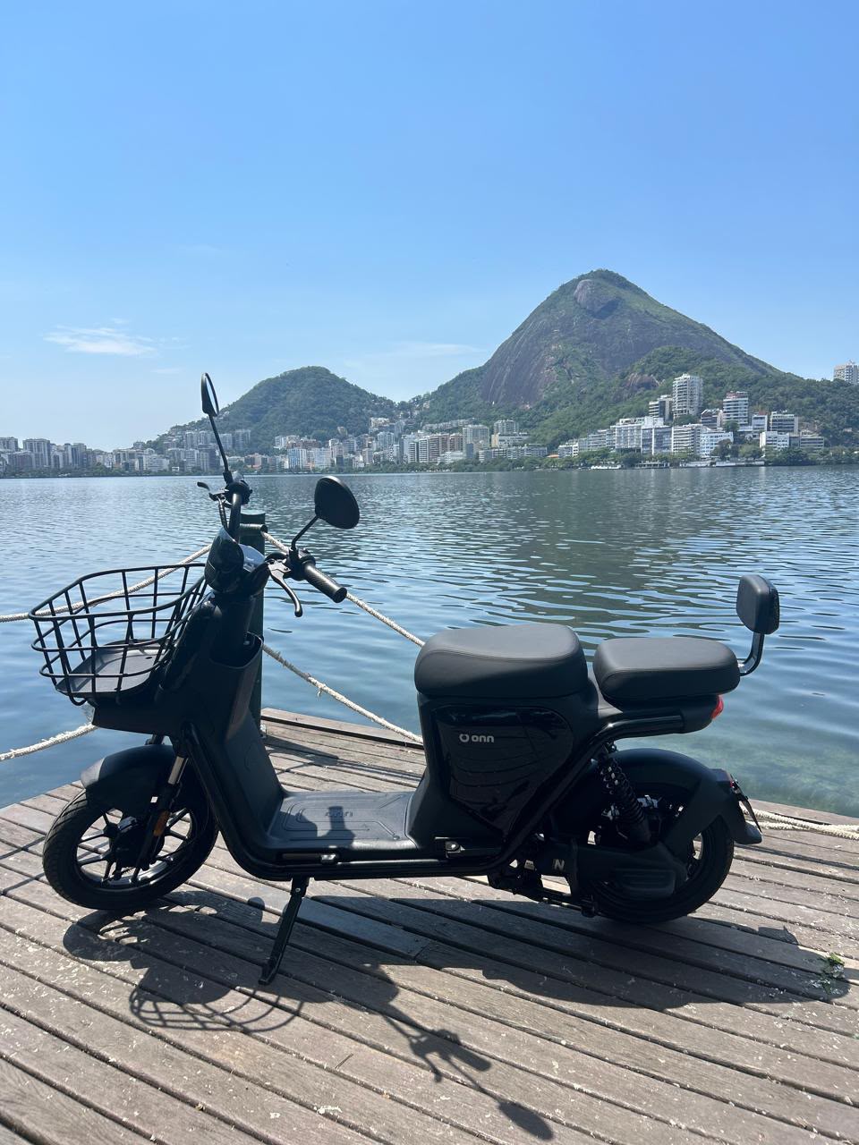 Onn N1 Lite real em passeio junto à Lagoa Rodrigo de Freitas, no Rio de Janeiro